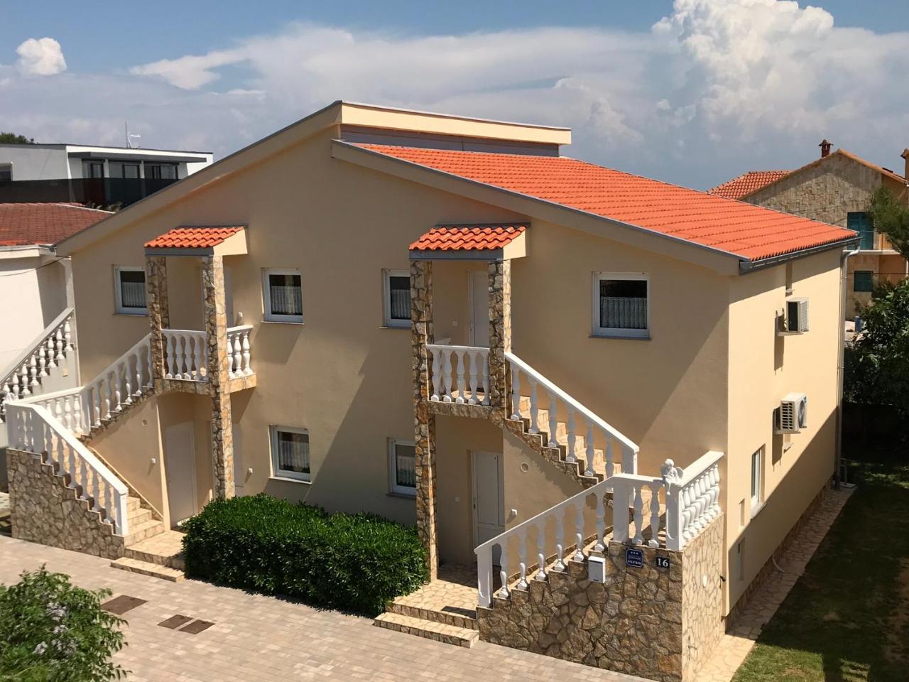 Apartments Villa Engeli Вир Экстерьер фото